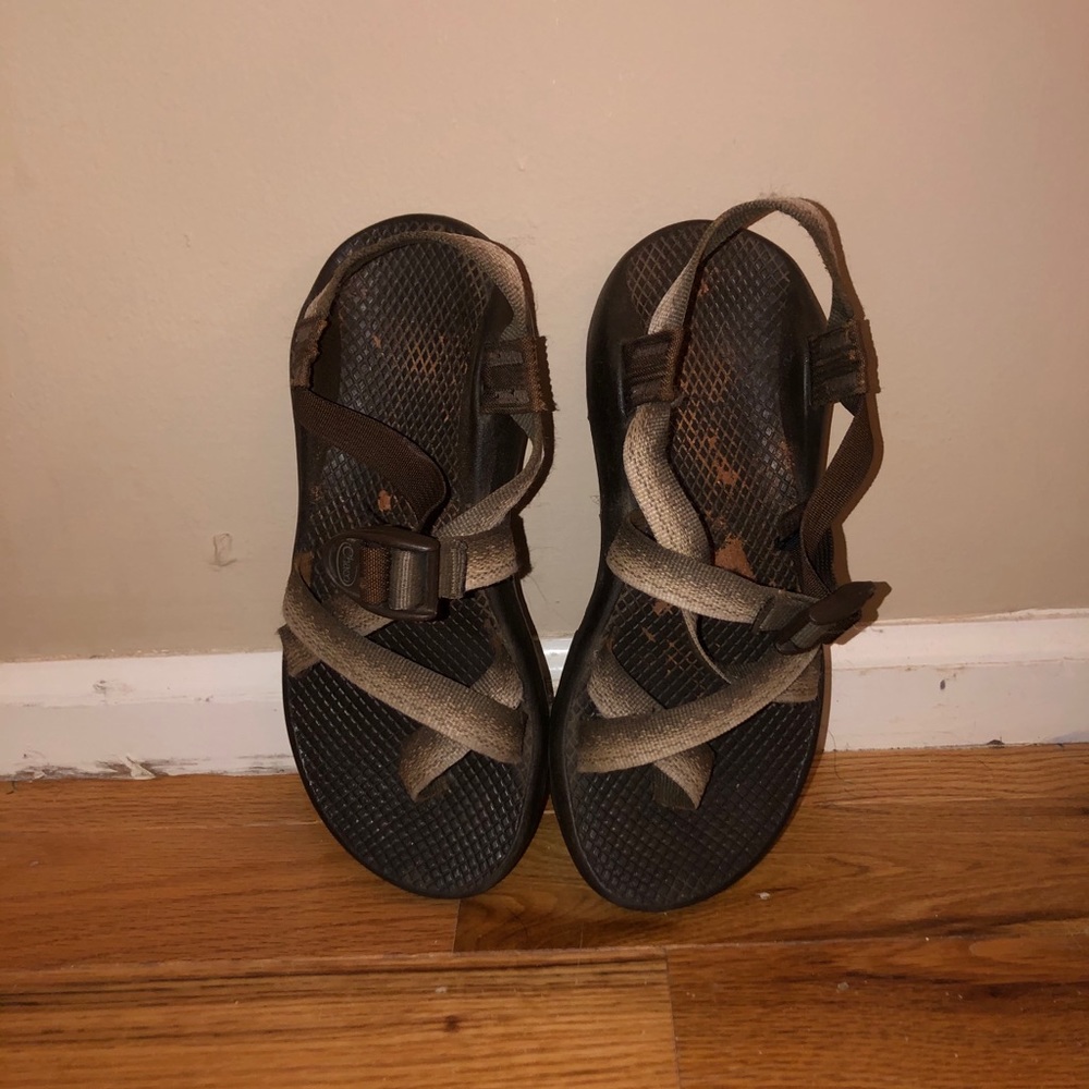 Classic Chacos, toe strap single strap